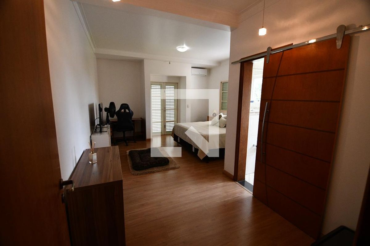 Casa à Venda - Mansões Santo Antônio, 4 Quartos,  292 m2 em , Campinas - sp | SoloBR