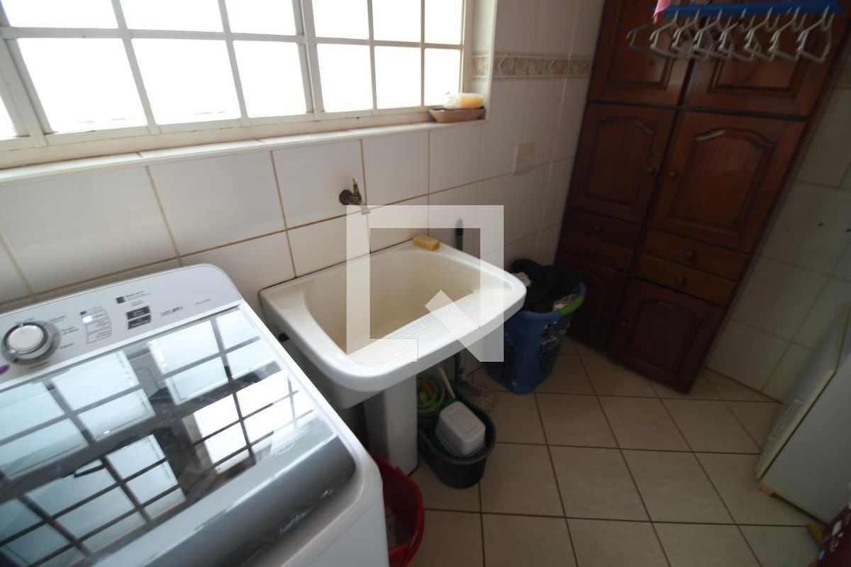 Casa à Venda - Mansões Santo Antônio, 4 Quartos,  292 m2 em , Campinas - sp | SoloBR