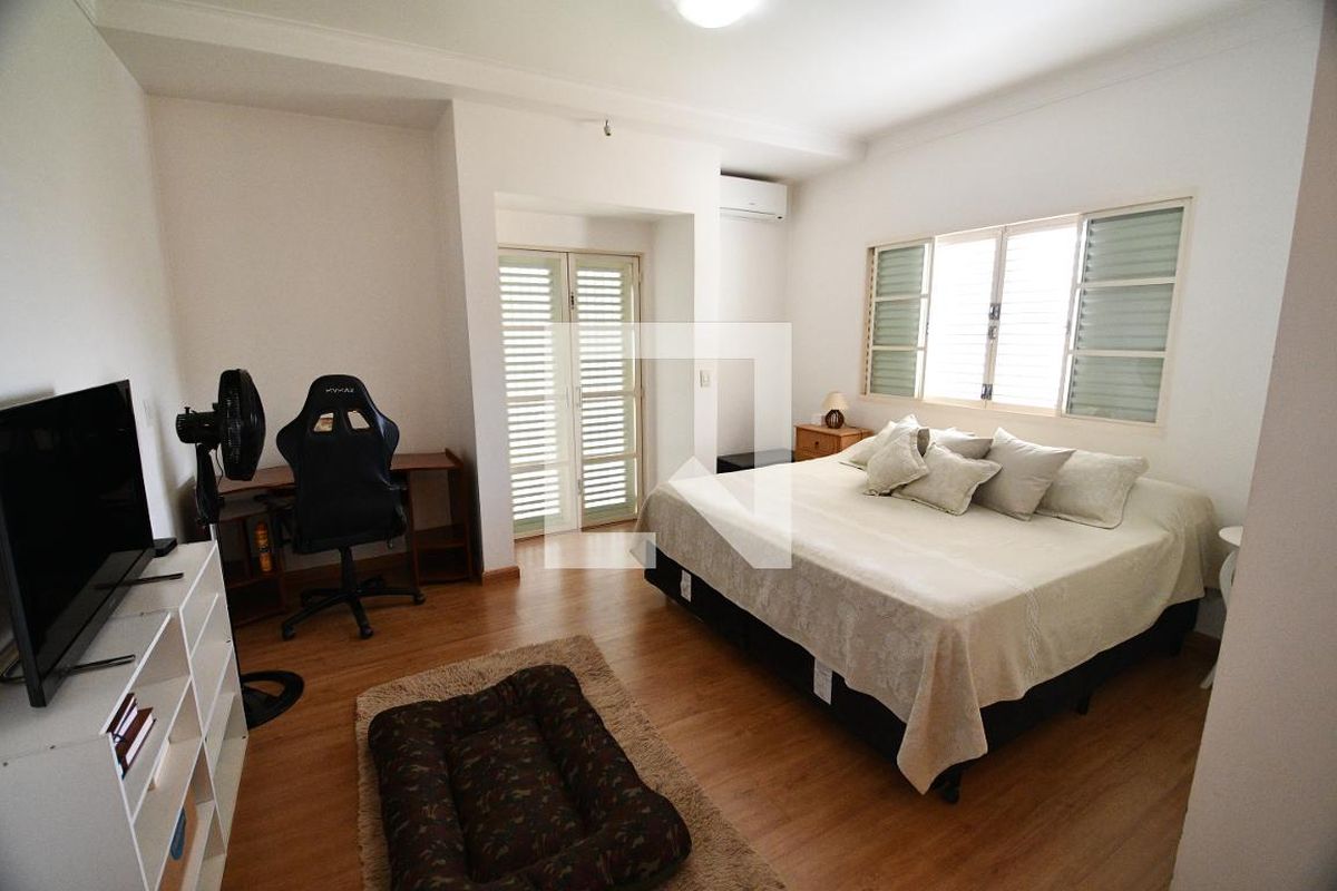 Casa à Venda - Mansões Santo Antônio, 4 Quartos,  292 m2 em , Campinas - sp | SoloBR