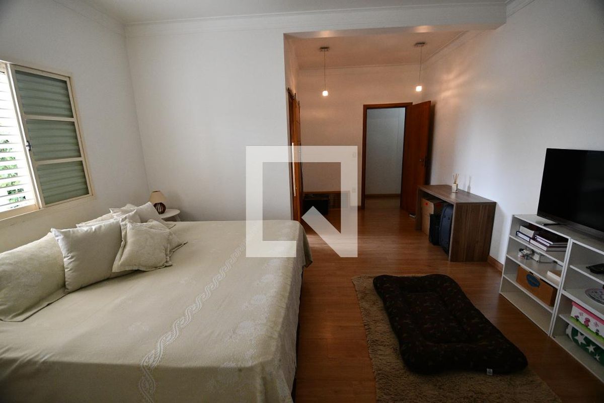 Casa à Venda - Mansões Santo Antônio, 4 Quartos,  292 m2 em , Campinas - sp | SoloBR