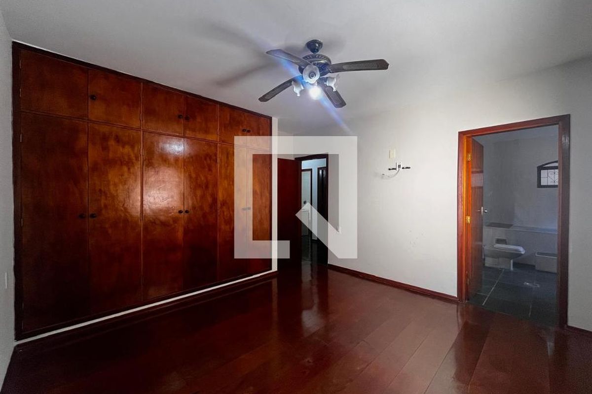 Casa à Venda - Jardim Santana, 3 Quartos,  355 m2 em , Campinas - sp | SoloBR