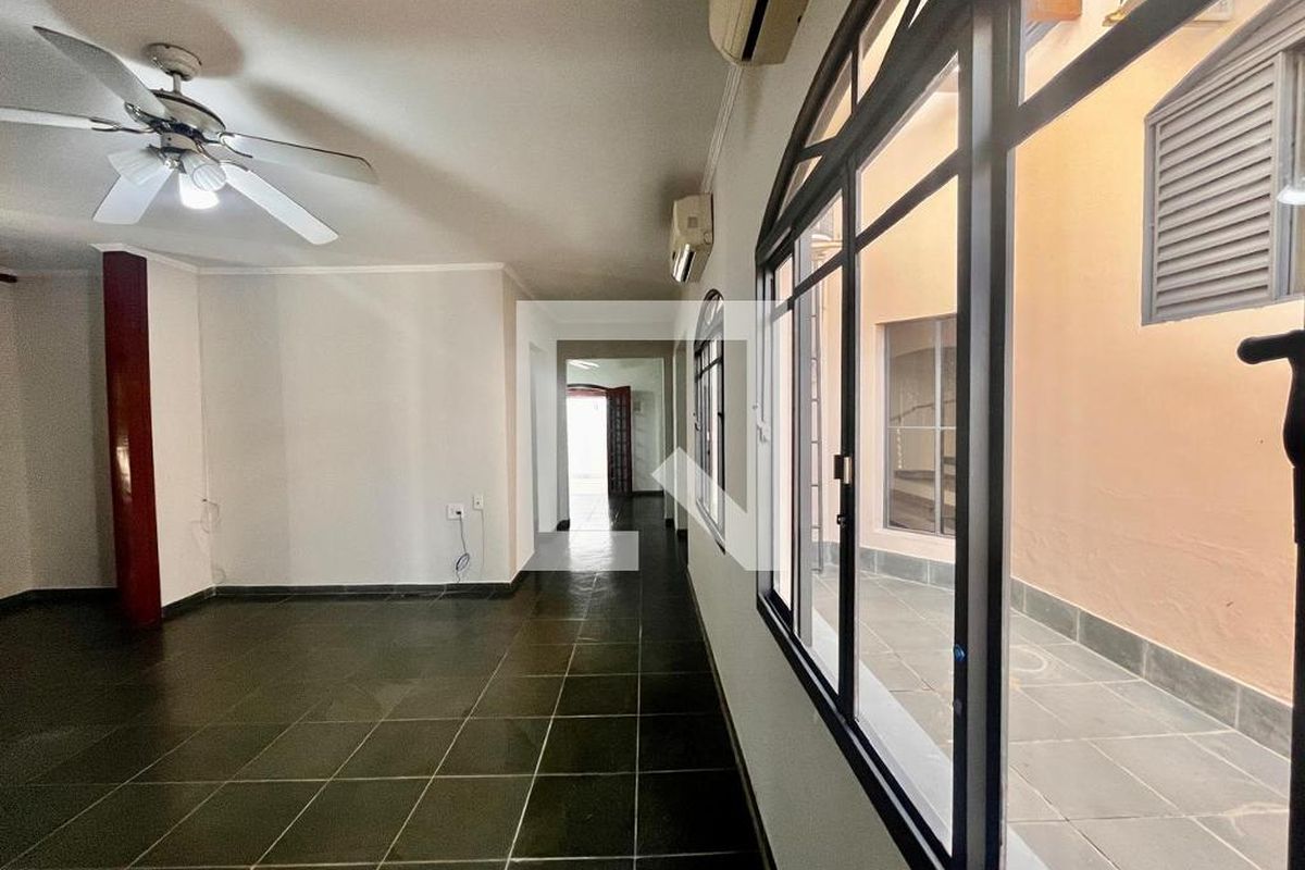 Casa à Venda - Jardim Santana, 3 Quartos,  355 m2 em , Campinas - sp | SoloBR