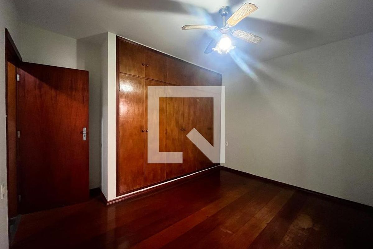 Casa à Venda - Jardim Santana, 3 Quartos,  355 m2 em , Campinas - sp | SoloBR