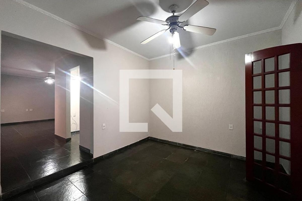 Casa à Venda - Jardim Santana, 3 Quartos,  355 m2 em , Campinas - sp | SoloBR