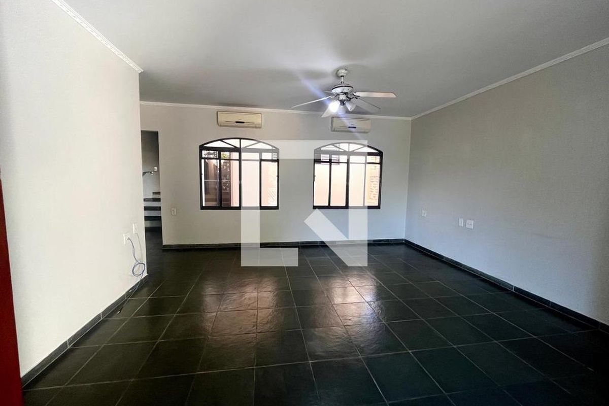Casa à Venda - Jardim Santana, 3 Quartos,  355 m2 em , Campinas - sp | SoloBR