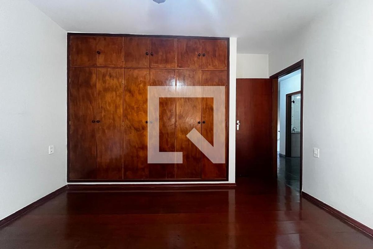 Casa à Venda - Jardim Santana, 3 Quartos,  355 m2 em , Campinas - sp | SoloBR