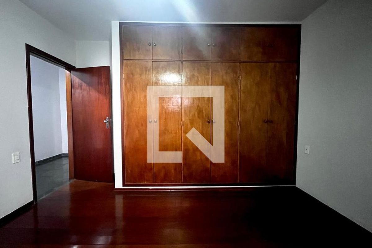 Casa à Venda - Jardim Santana, 3 Quartos,  355 m2 em , Campinas - sp | SoloBR