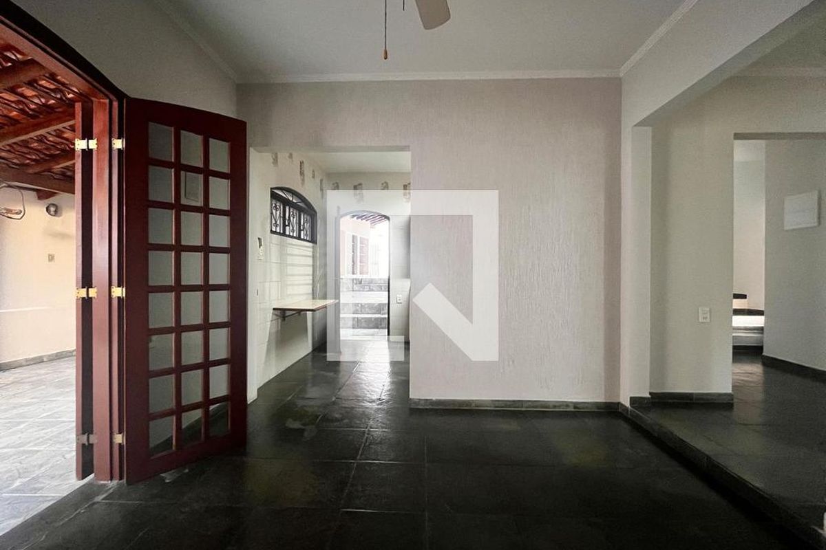 Casa à Venda - Jardim Santana, 3 Quartos,  355 m2 em , Campinas - sp | SoloBR