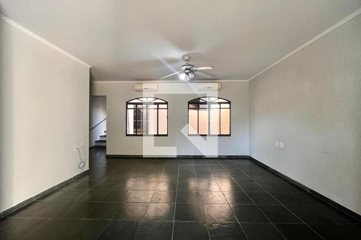 Casa à Venda - Jardim Santana, 3 Quartos,  355 m2 em , Campinas - sp | SoloBR