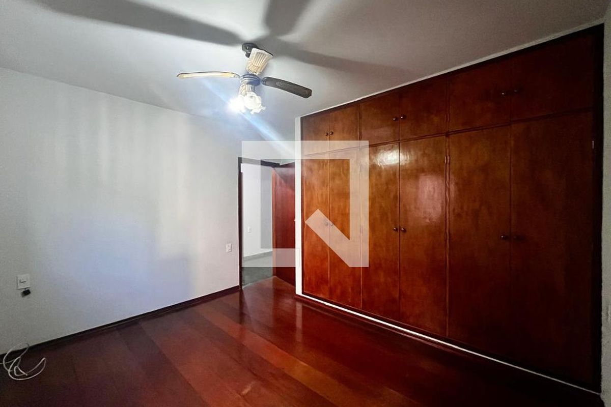 Casa à Venda - Jardim Santana, 3 Quartos,  355 m2 em , Campinas - sp | SoloBR