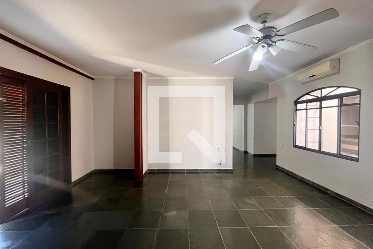 Casa à Venda - Jardim Santana, 3 Quartos,  355 m2 em , Campinas - sp | SoloBR
