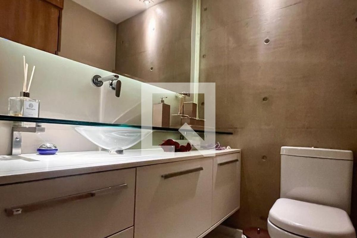Apartamento à Venda - Cambuí, 2 Quartos,  140 m2 em , Campinas - sp | SoloBR