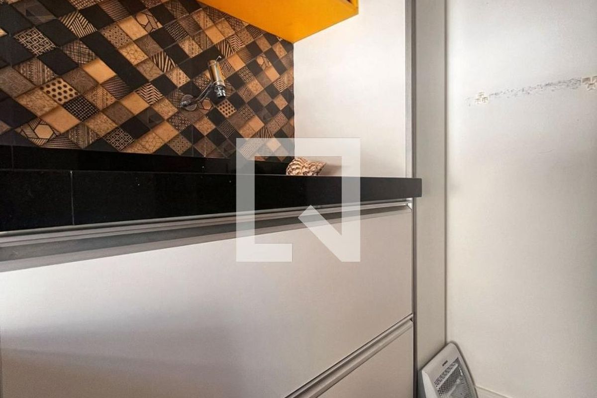 Apartamento à Venda - Cambuí, 2 Quartos,  140 m2 em , Campinas - sp | SoloBR