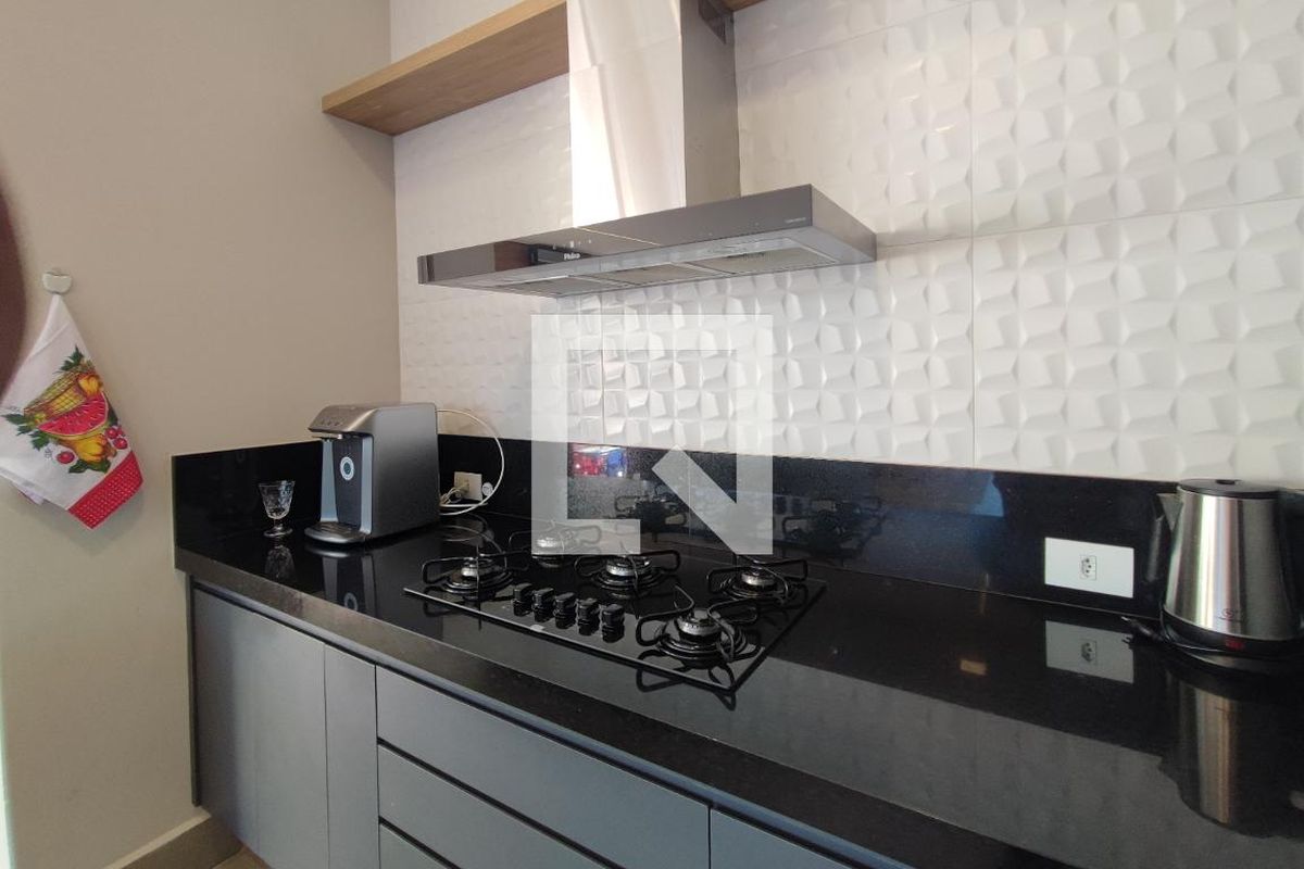 Casa à Venda - Swiss Park, 4 Quartos,  340 m2 em , Campinas - sp | SoloBR
