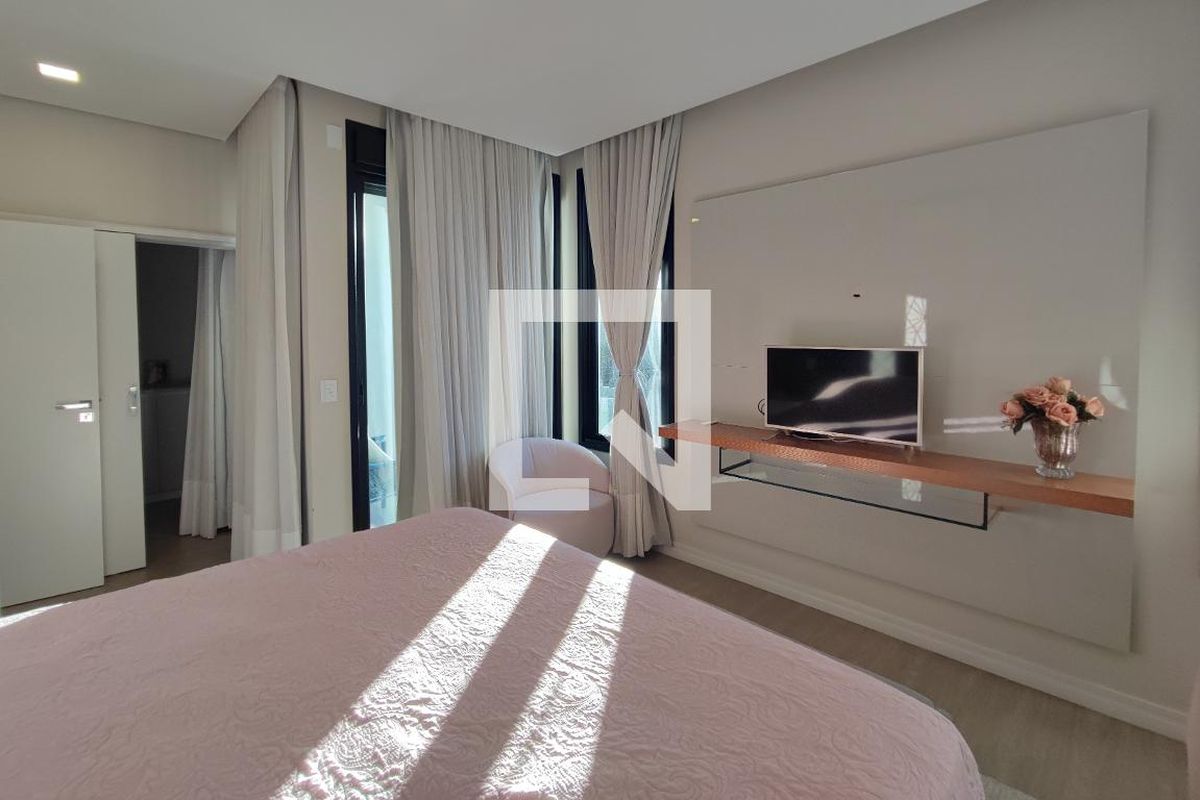 Casa à Venda - Swiss Park, 4 Quartos,  340 m2 em , Campinas - sp | SoloBR