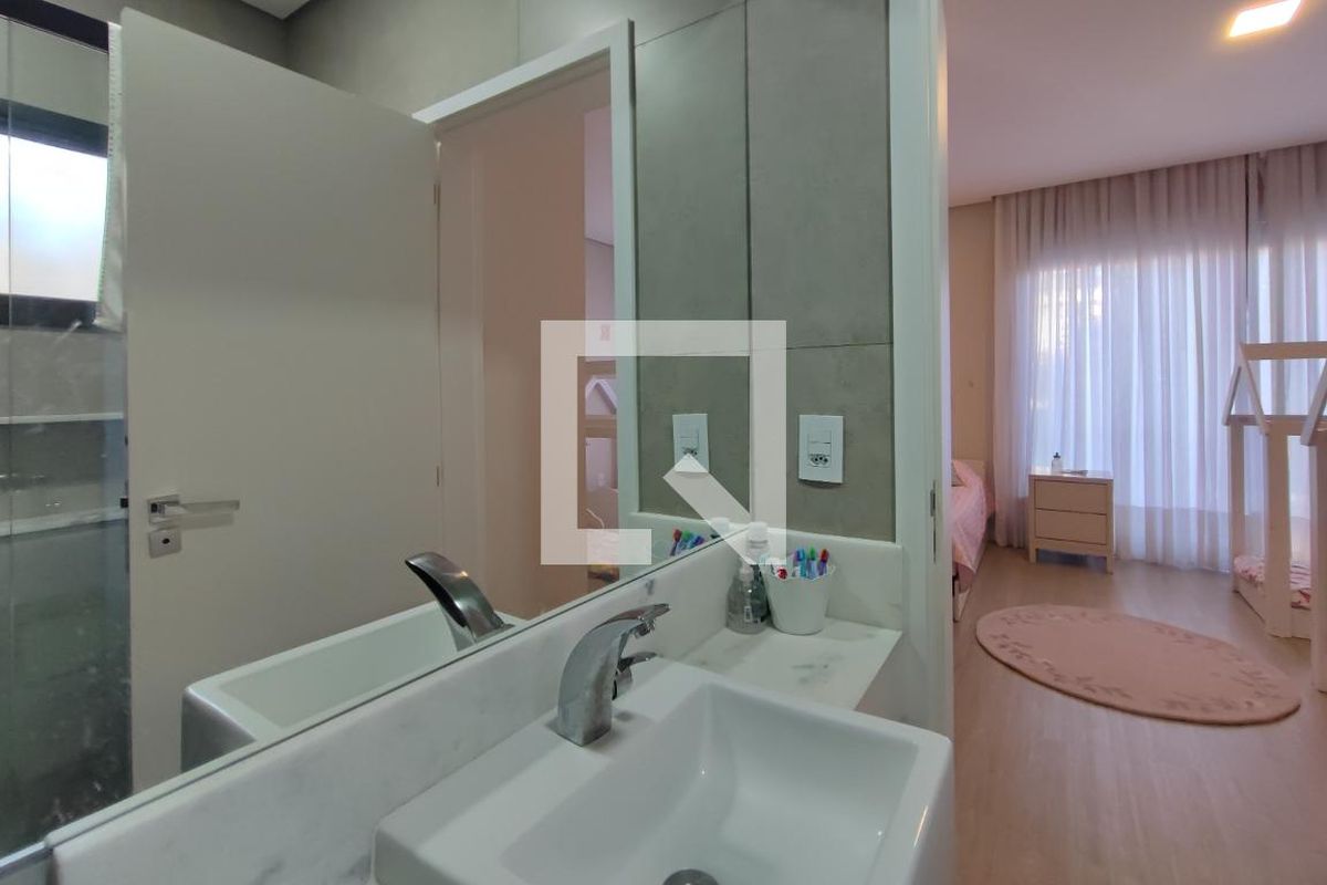 Casa à Venda - Swiss Park, 4 Quartos,  340 m2 em , Campinas - sp | SoloBR
