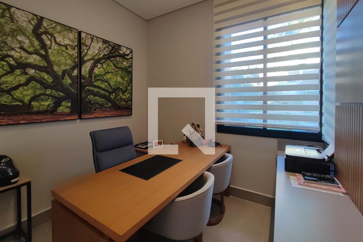 Casa à Venda - Swiss Park, 4 Quartos,  340 m2 em , Campinas - sp | SoloBR