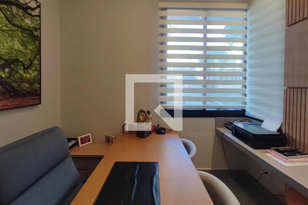 Casa à Venda - Swiss Park, 4 Quartos,  340 m2 em , Campinas - sp | SoloBR