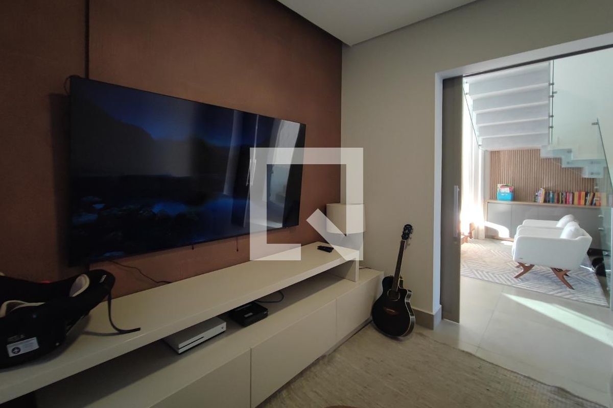 Casa à Venda - Swiss Park, 4 Quartos,  340 m2 em , Campinas - sp | SoloBR