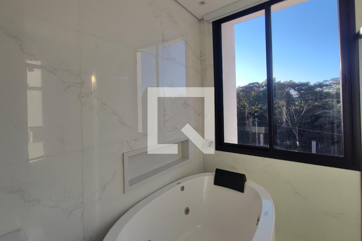 Casa à Venda - Swiss Park, 4 Quartos,  340 m2 em , Campinas - sp | SoloBR