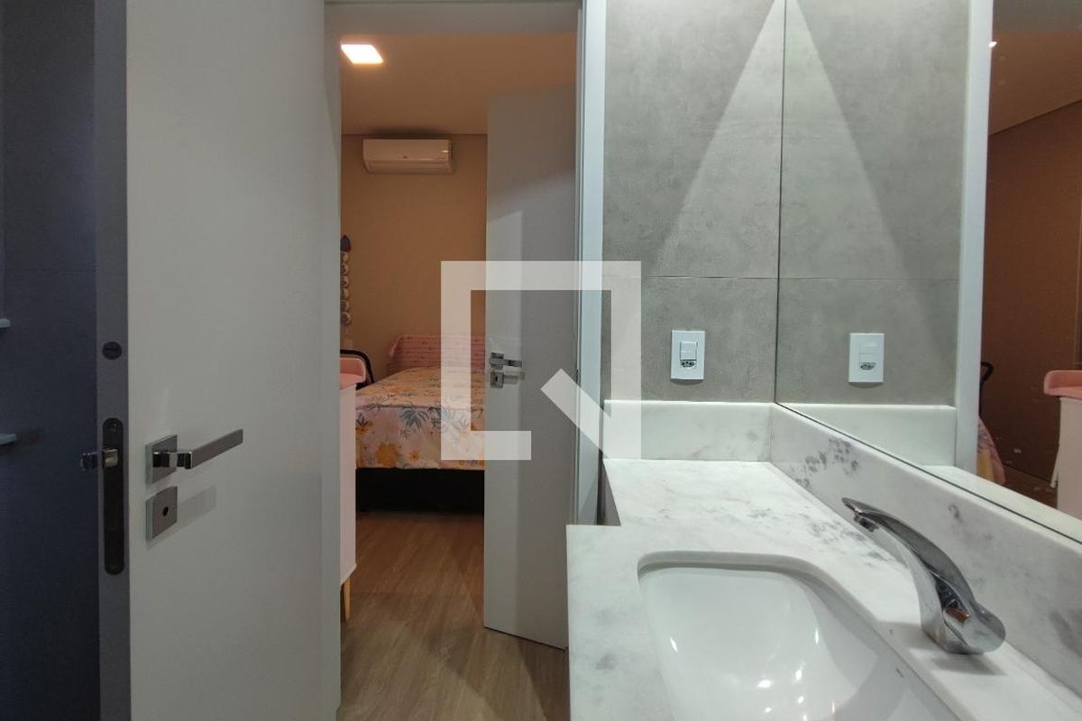 Casa à Venda - Swiss Park, 4 Quartos,  340 m2 em , Campinas - sp | SoloBR