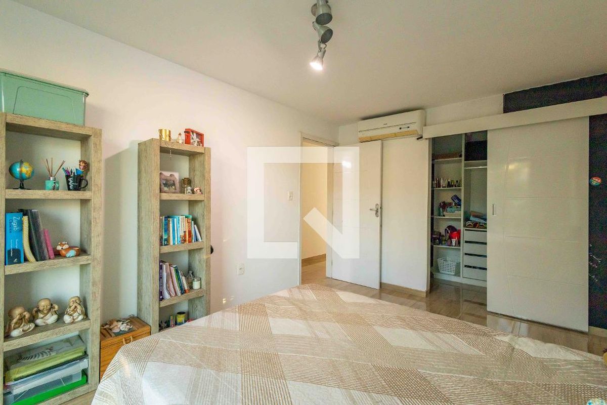Casa, 4 quartos, 270 m² - Foto 28