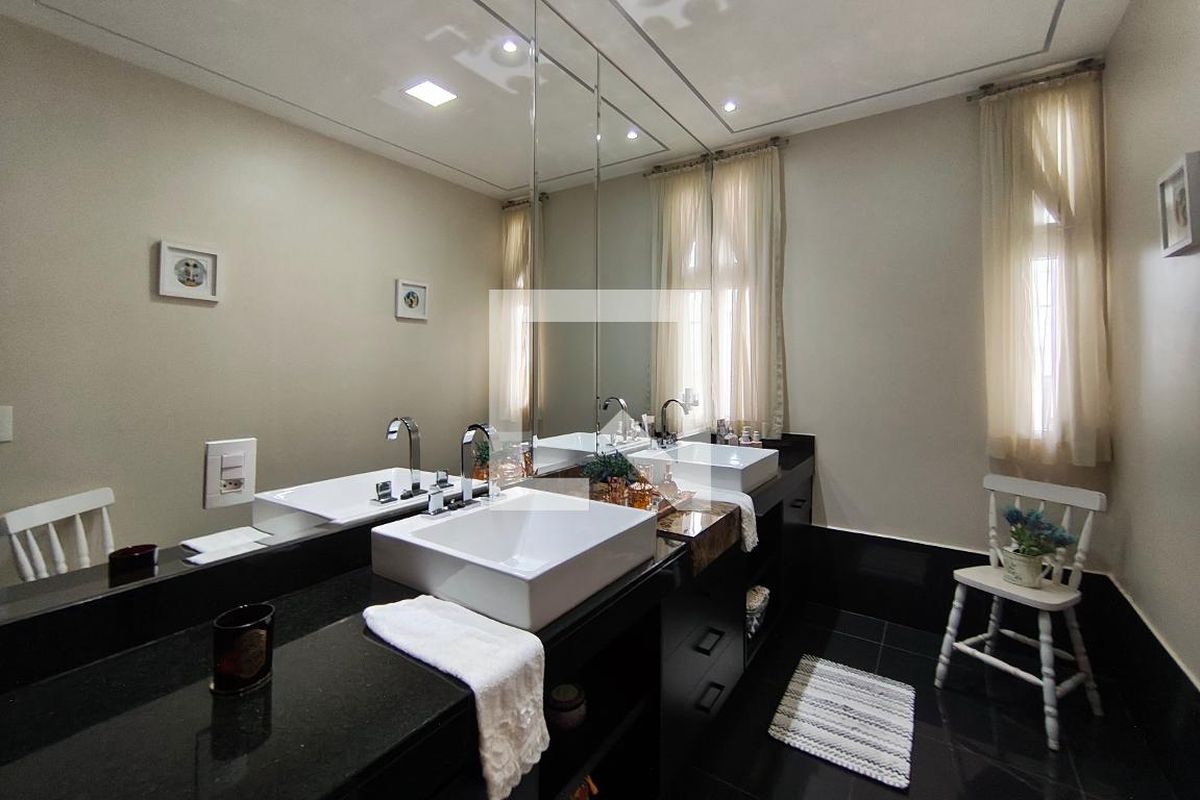 Casa à Venda - Swiss Park, 4 Quartos,  384 m2 em , Campinas - sp | SoloBR