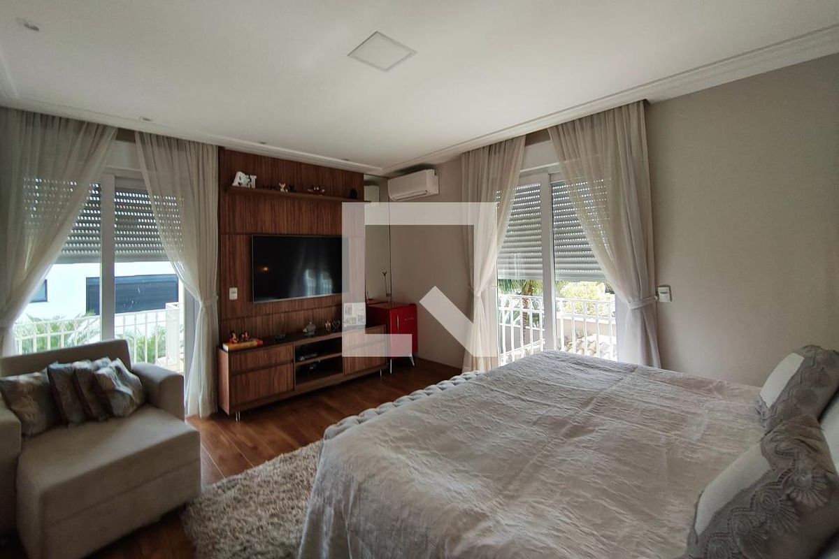 Casa à Venda - Swiss Park, 4 Quartos,  384 m2 em , Campinas - sp | SoloBR