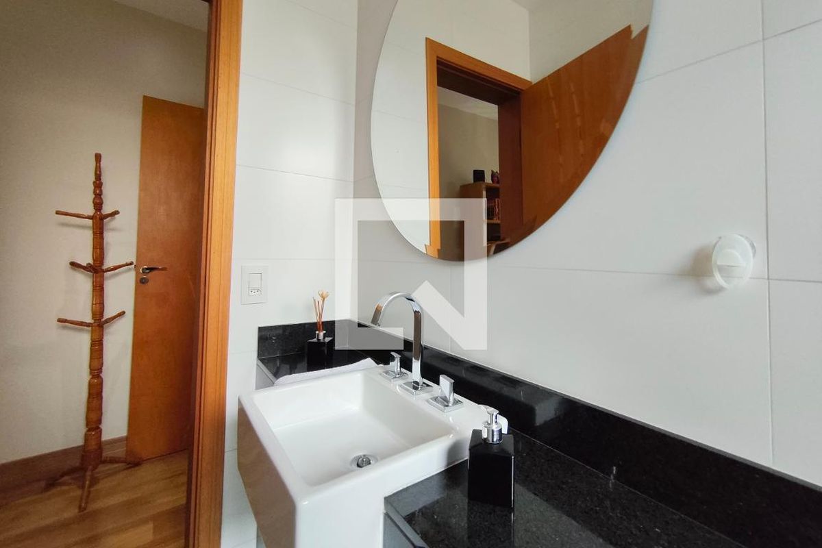 Casa à Venda - Swiss Park, 4 Quartos,  384 m2 em , Campinas - sp | SoloBR