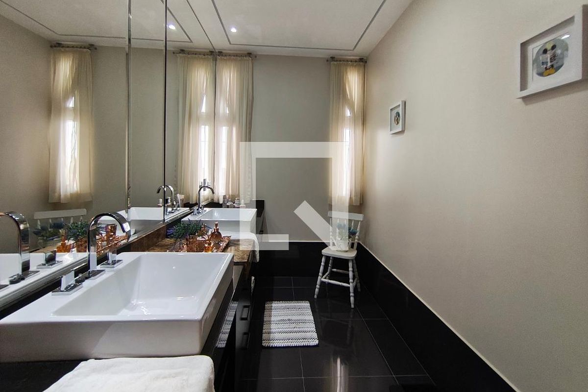 Casa à Venda - Swiss Park, 4 Quartos,  384 m2 em , Campinas - sp | SoloBR
