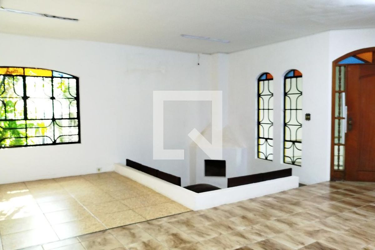 Casa, 3 quartos, 330 m² - Foto 2