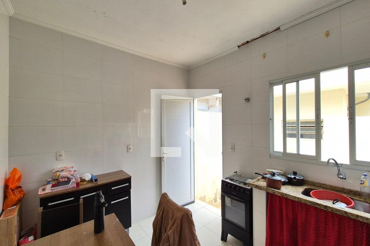 Casa à Venda - Parque Prado, 4 Quartos,  180 m2 em , Campinas - sp | SoloBR