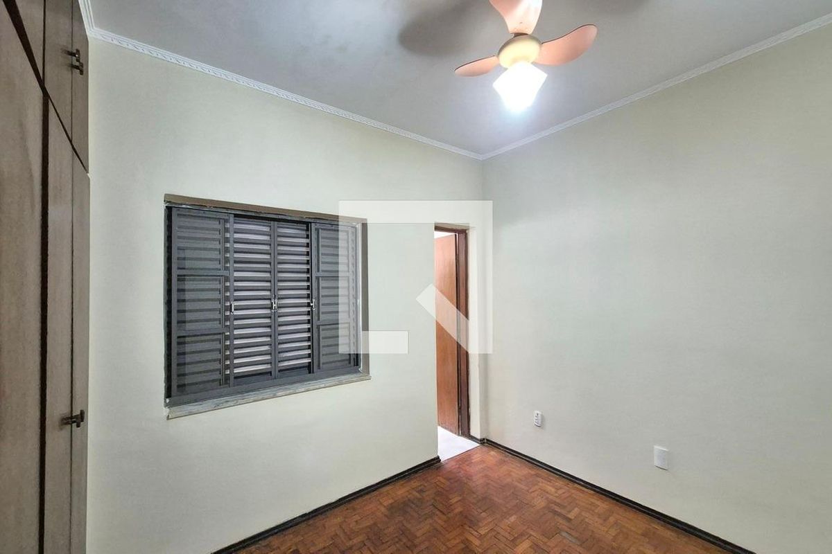Casa à Venda - Parque Prado, 4 Quartos,  180 m2 em , Campinas - sp | SoloBR
