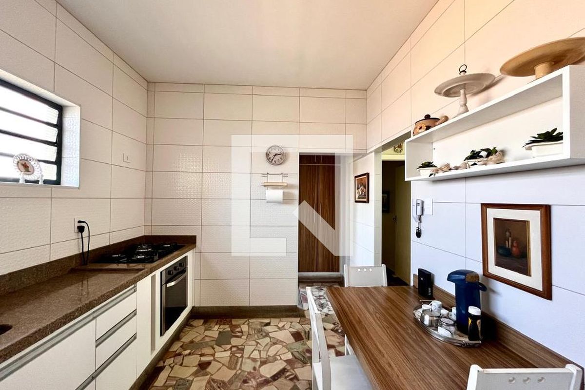 Casa à Venda - Taquaral, 4 Quartos,  247 m2 em , Campinas - sp | SoloBR