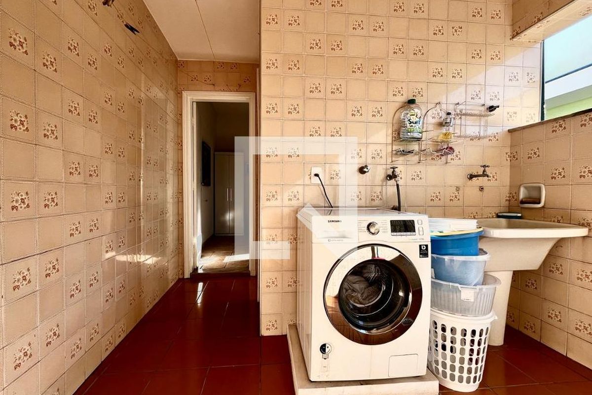 Casa à Venda - Taquaral, 4 Quartos,  247 m2 em , Campinas - sp | SoloBR