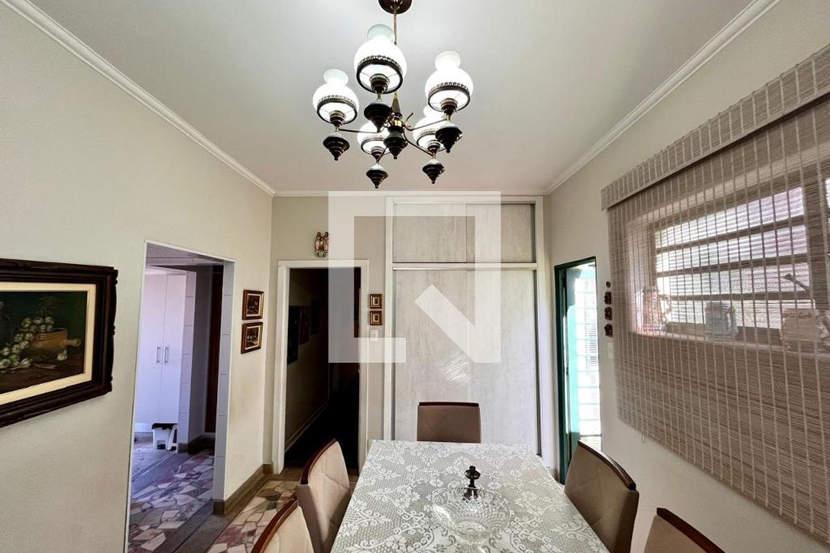 Casa à Venda - Taquaral, 4 Quartos,  247 m2 em , Campinas - sp | SoloBR
