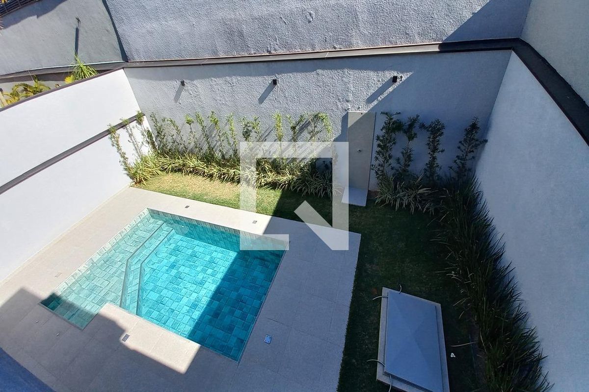 Casa à Venda - Swiss Park, 4 Quartos,  300 m2 em , Campinas - sp | SoloBR