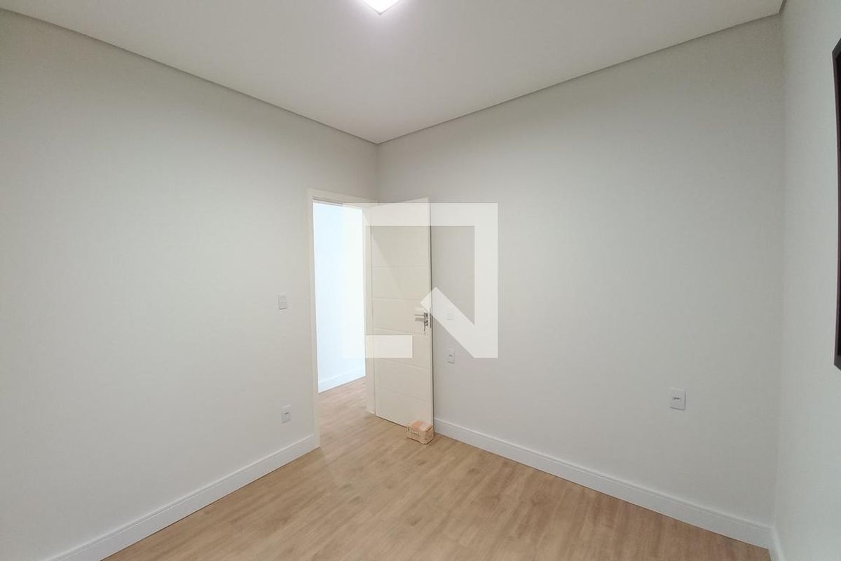 Casa à Venda - Swiss Park, 4 Quartos,  300 m2 em , Campinas - sp | SoloBR