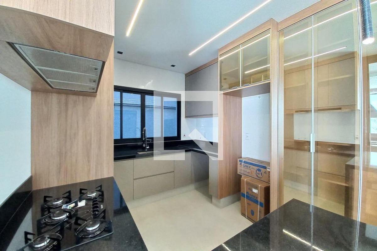 Casa à Venda - Swiss Park, 4 Quartos,  300 m2 em , Campinas - sp | SoloBR