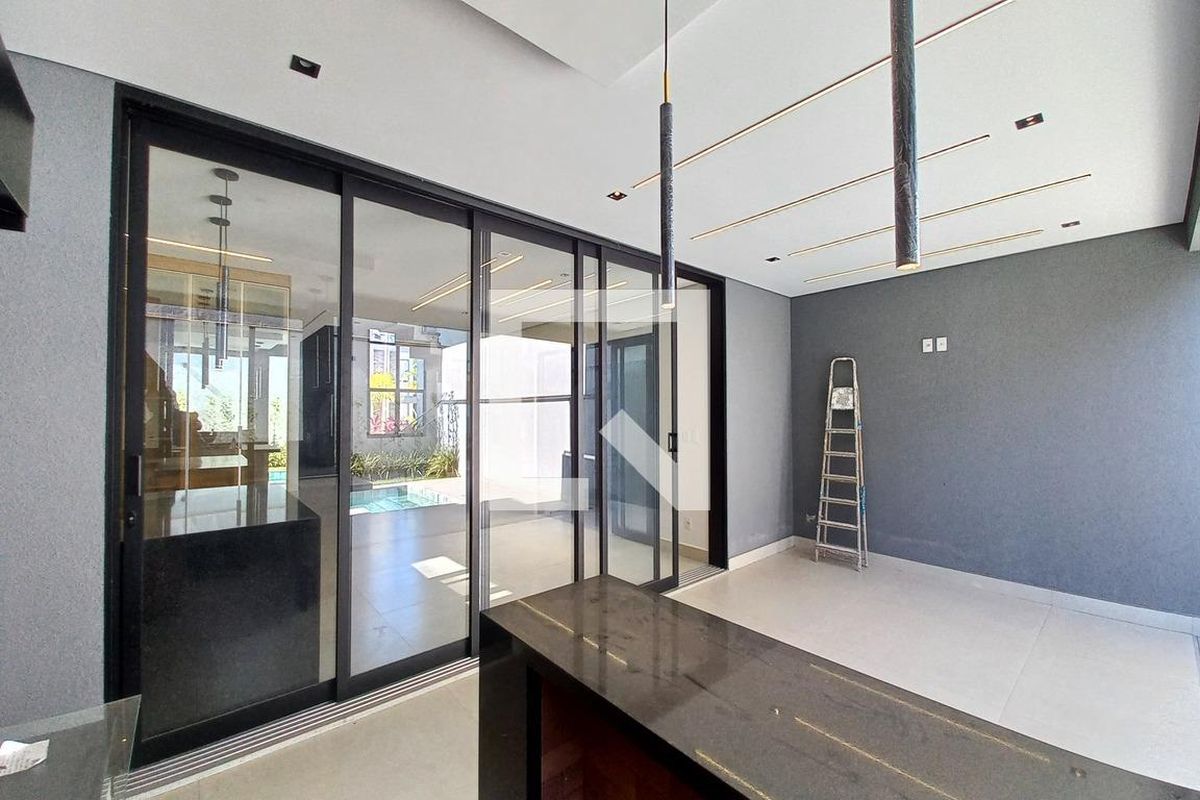 Casa à Venda - Swiss Park, 4 Quartos,  300 m2 em , Campinas - sp | SoloBR