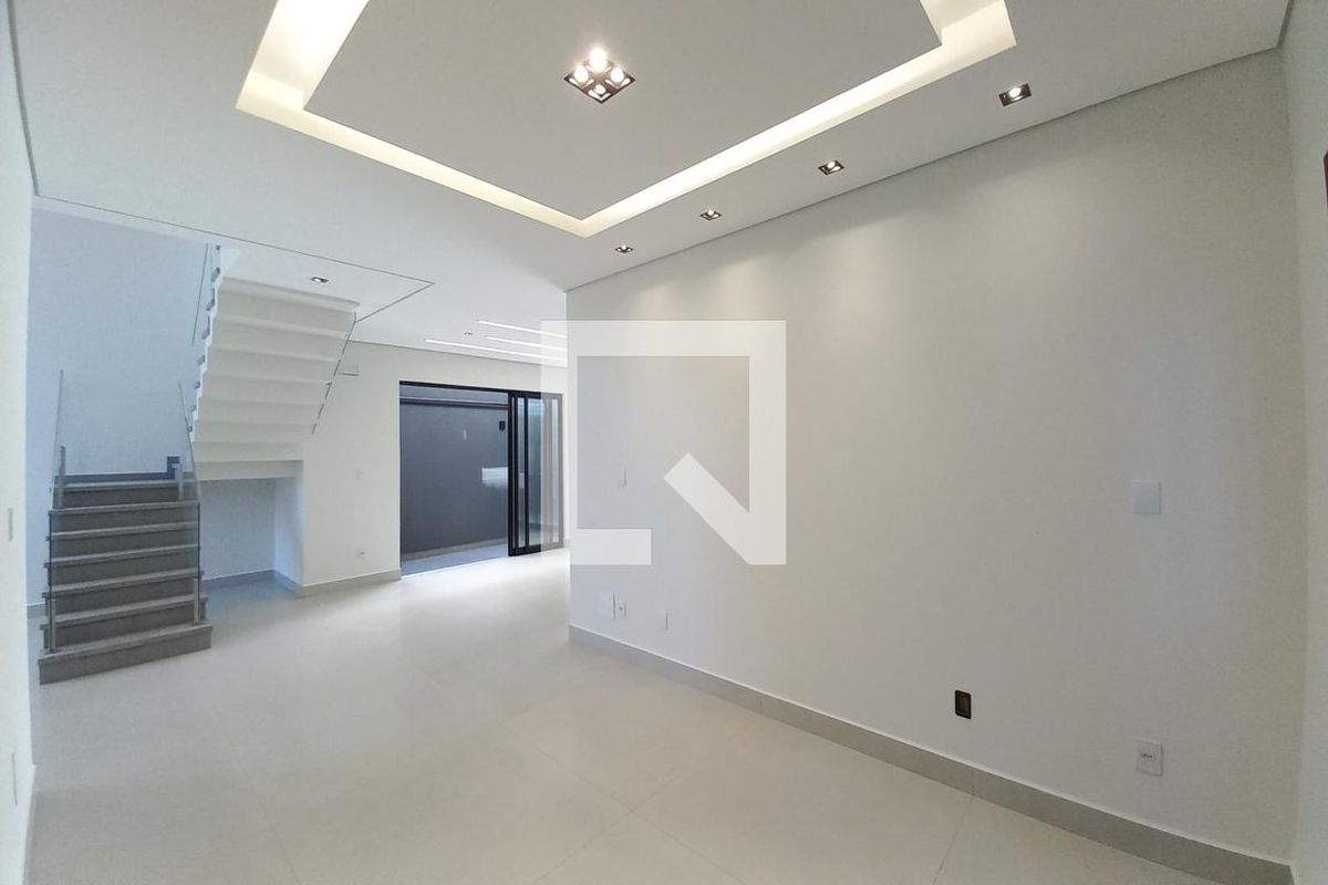 Casa à Venda - Swiss Park, 4 Quartos,  300 m2 em , Campinas - sp | SoloBR
