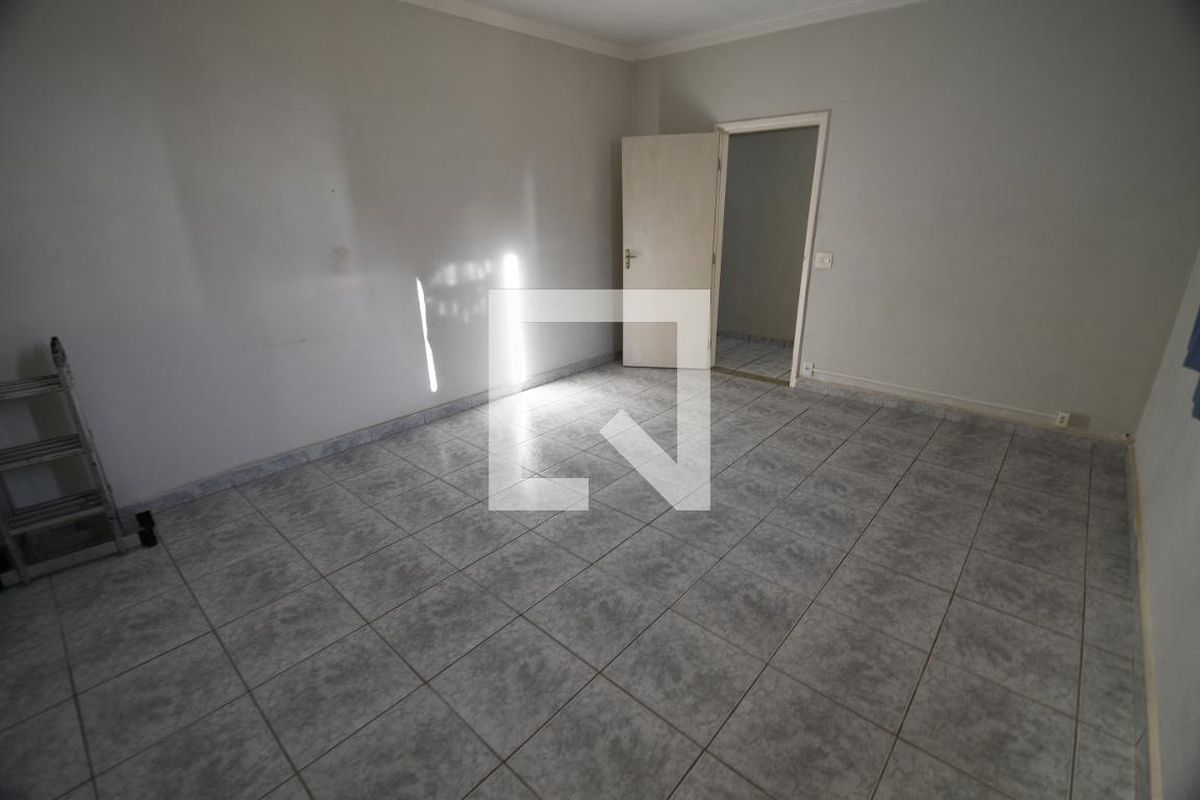 Casa à Venda - Guanabara, 3 Quartos,  241 m2 em , Campinas - sp | SoloBR