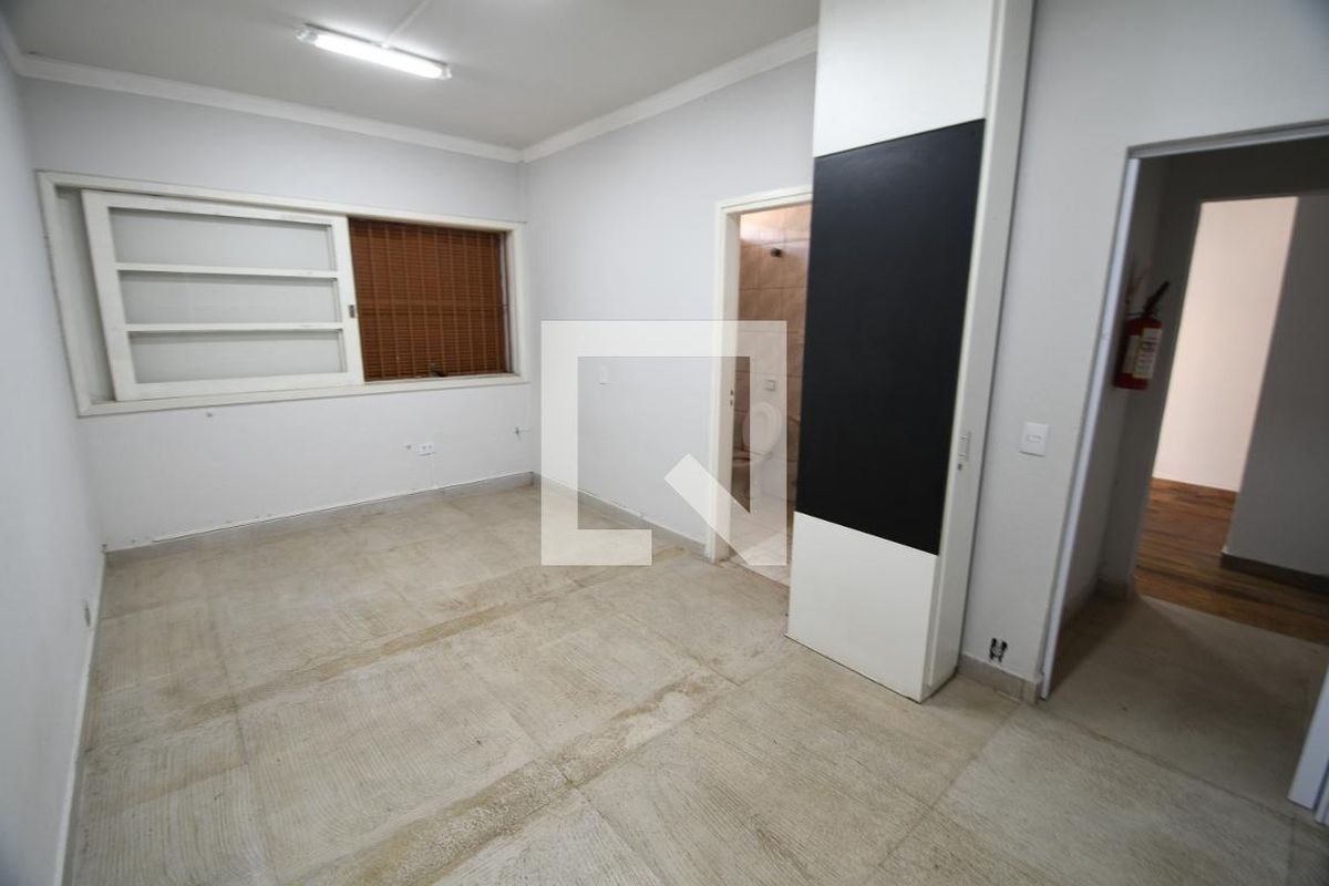 Casa à Venda - Guanabara, 3 Quartos,  241 m2 em , Campinas - sp | SoloBR