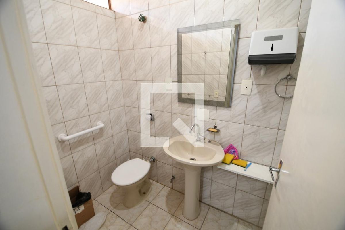 Casa à Venda - Guanabara, 3 Quartos,  241 m2 em , Campinas - sp | SoloBR