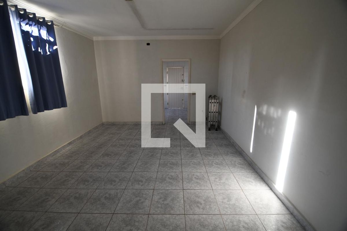 Casa à Venda - Guanabara, 3 Quartos,  241 m2 em , Campinas - sp | SoloBR