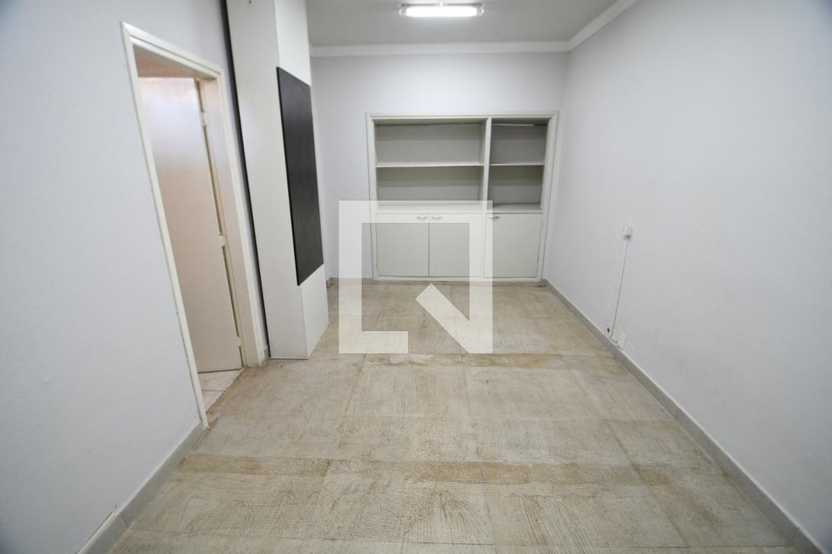 Casa à Venda - Guanabara, 3 Quartos,  241 m2 em , Campinas - sp | SoloBR