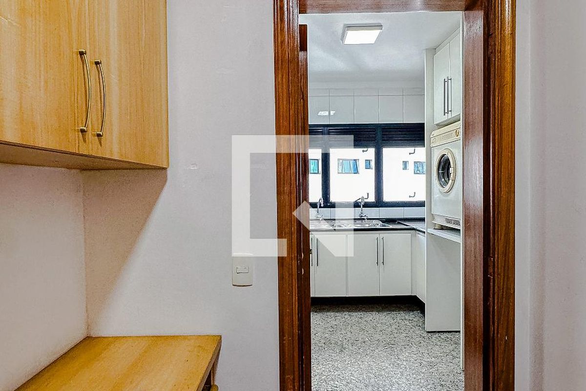Apartamento, 3 quartos, 220 m² - Foto 140