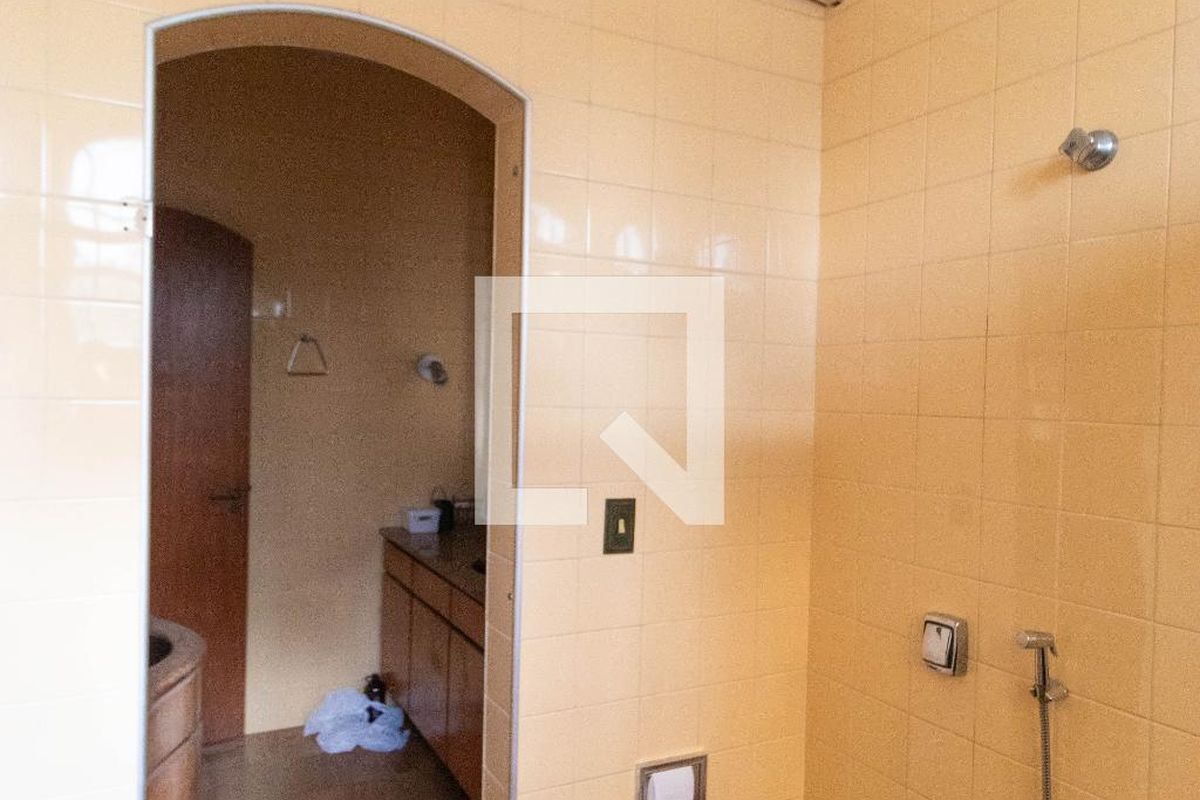 Casa à Venda - Nova Campinas, 3 Quartos,  695 m2 em , Campinas - sp | SoloBR