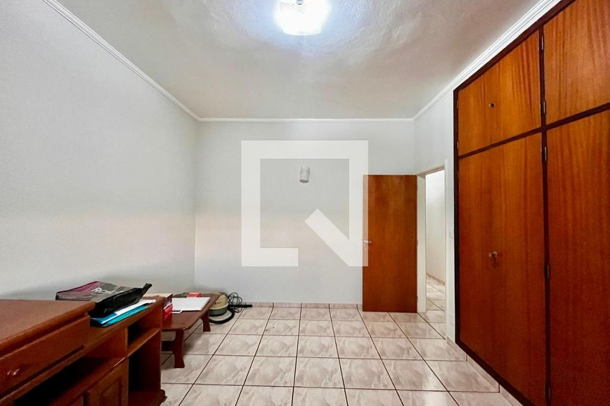 Casa à Venda - Taquaral, 4 Quartos,  320 m2 em , Campinas - sp | SoloBR