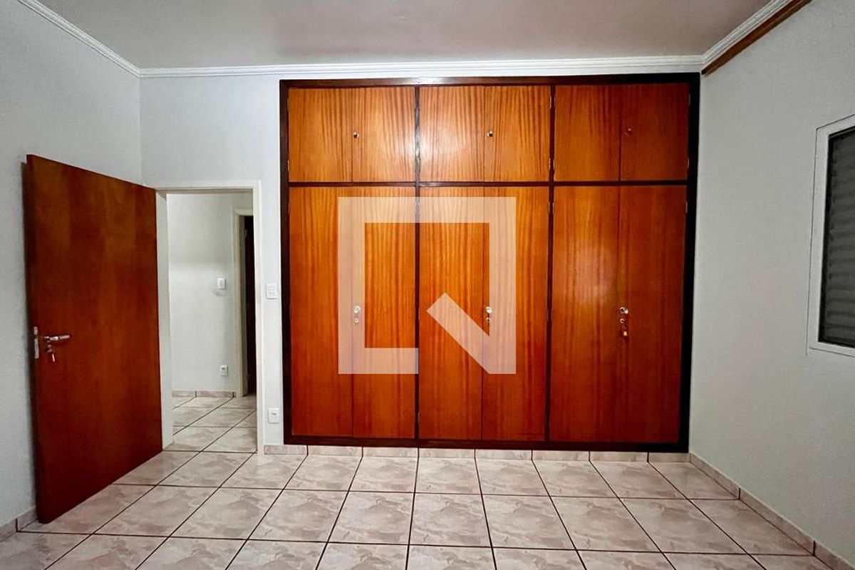 Casa à Venda - Taquaral, 4 Quartos,  320 m2 em , Campinas - sp | SoloBR
